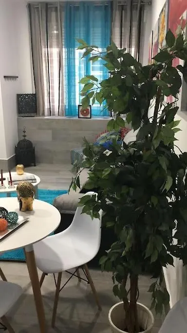Apartamento B, A 3 Minutos De La Estacion Central De Bus Y Tren Málaga 0*,  Espanha