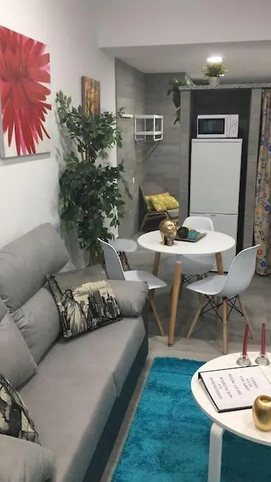 Apartamento B, A 3 Minutos De La Estacion Central De Bus Y Tren Málaga